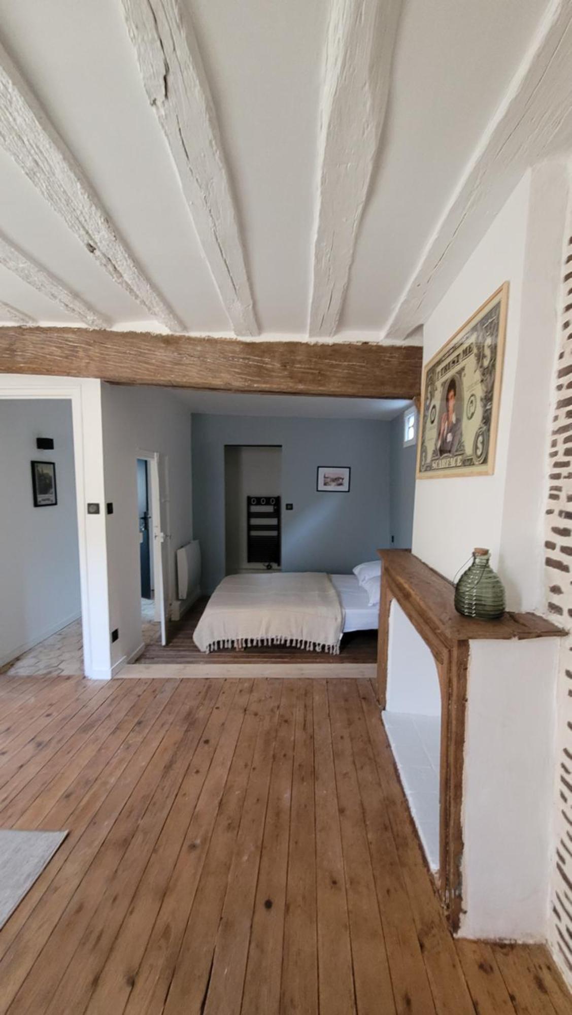 Le Chene Fleuri Bed & Breakfast Chartres Exterior photo