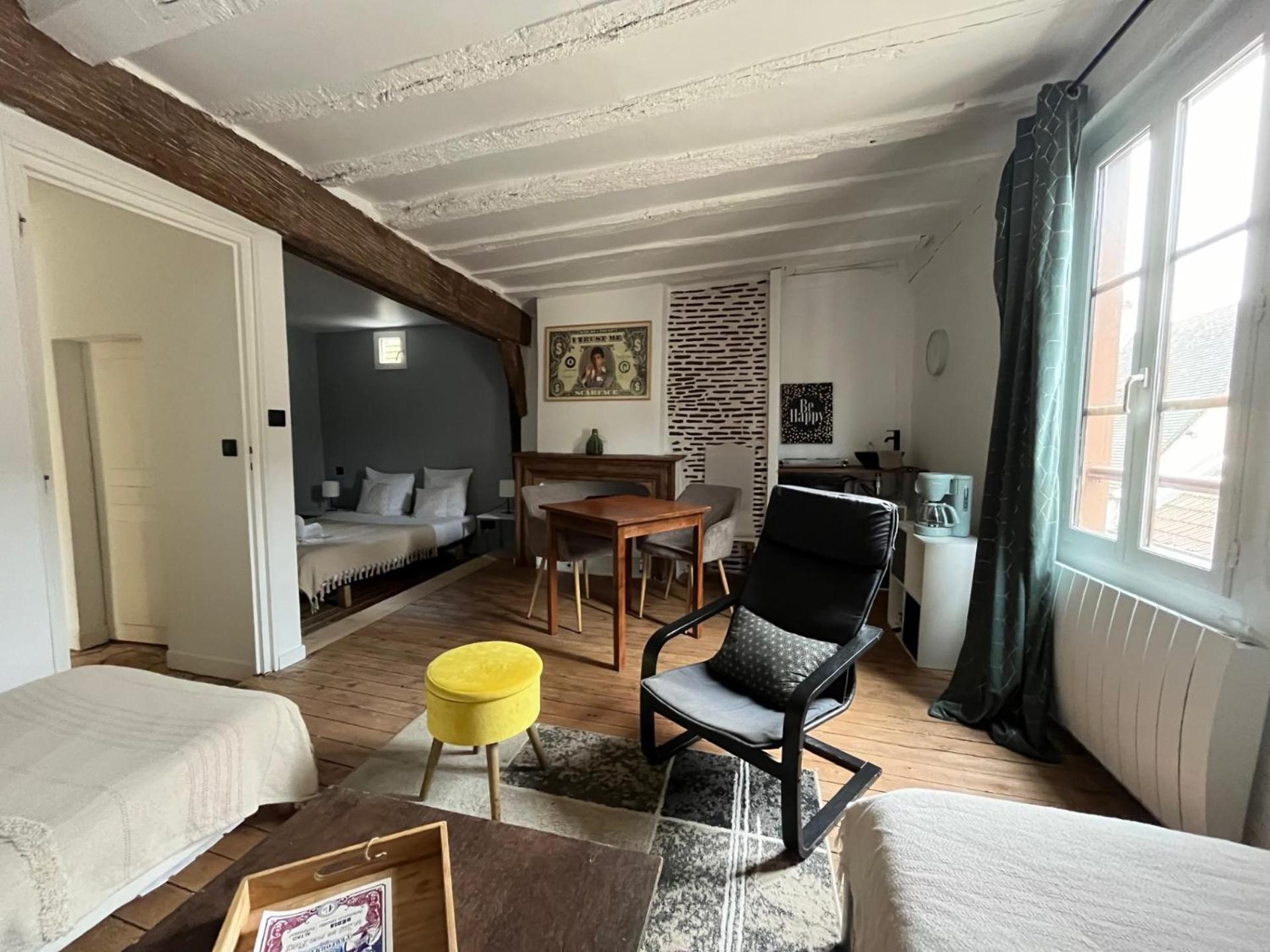 Le Chene Fleuri Bed & Breakfast Chartres Exterior photo