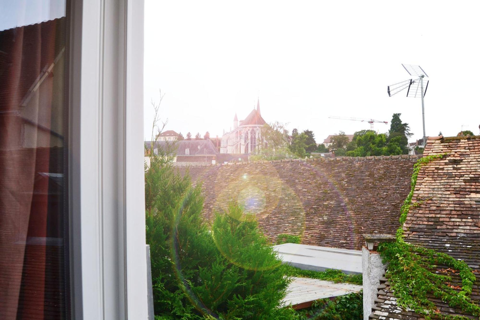Le Chene Fleuri Bed & Breakfast Chartres Exterior photo