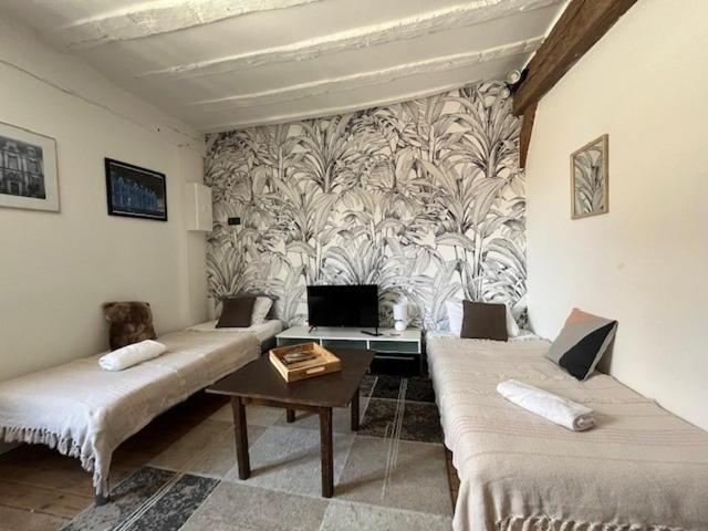 Le Chene Fleuri Bed & Breakfast Chartres Exterior photo