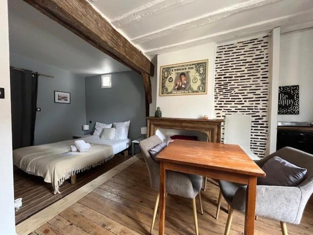 Le Chene Fleuri Bed & Breakfast Chartres Exterior photo